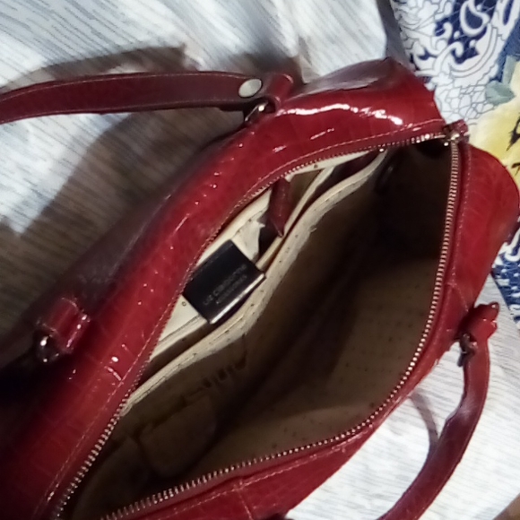 Liz Claiborne red leather bag - Picture 2 of 3